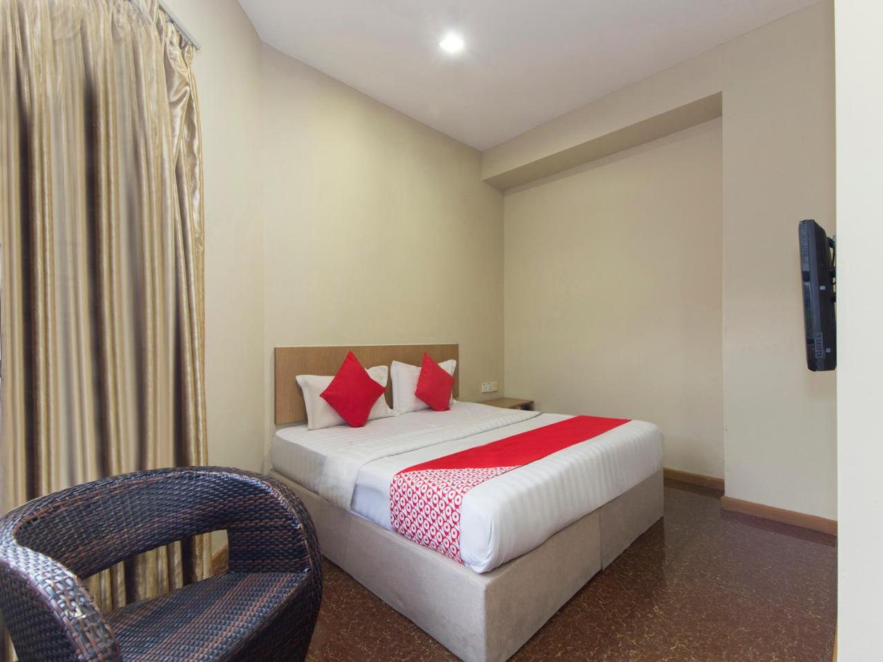 Oyo 422 Hotel Reno Kuala Lumpur Exterior photo