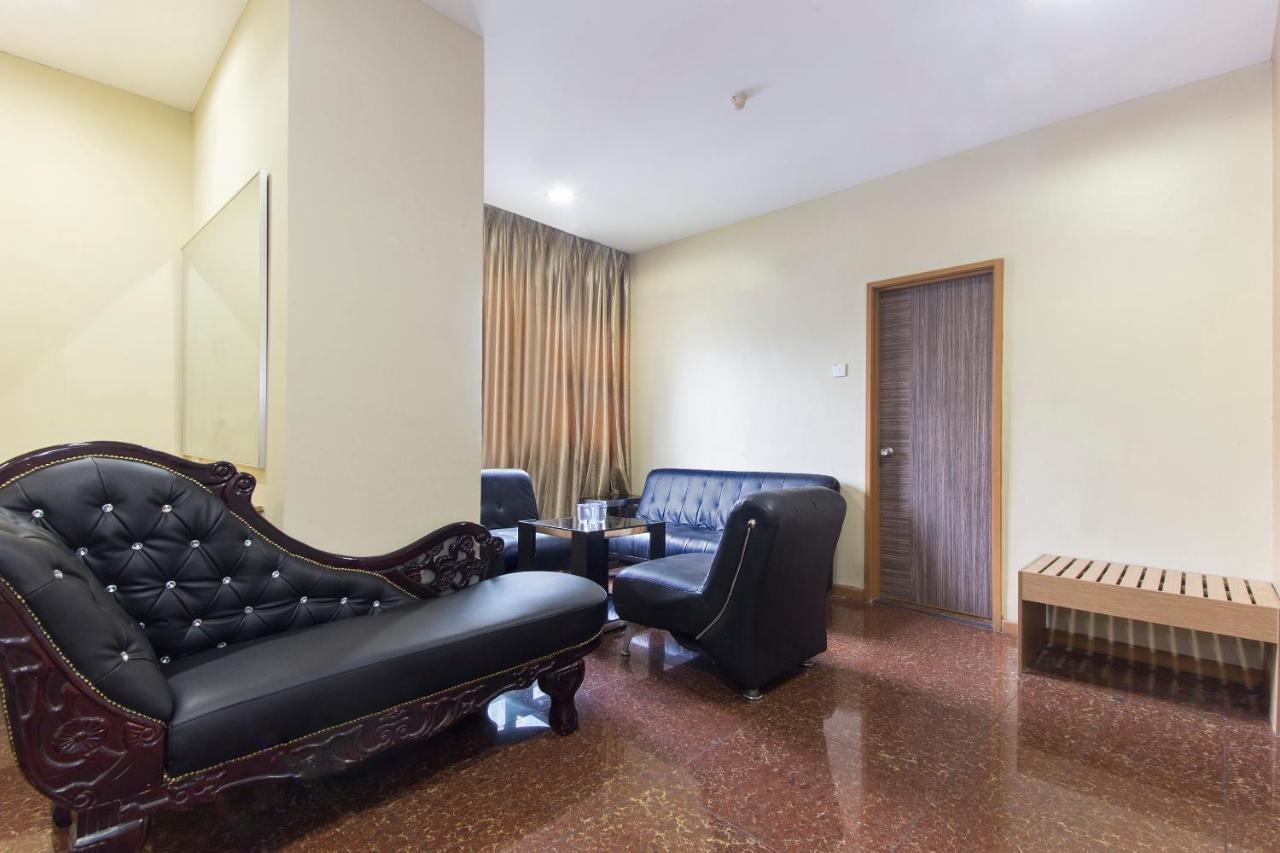 Oyo 422 Hotel Reno Kuala Lumpur Exterior photo